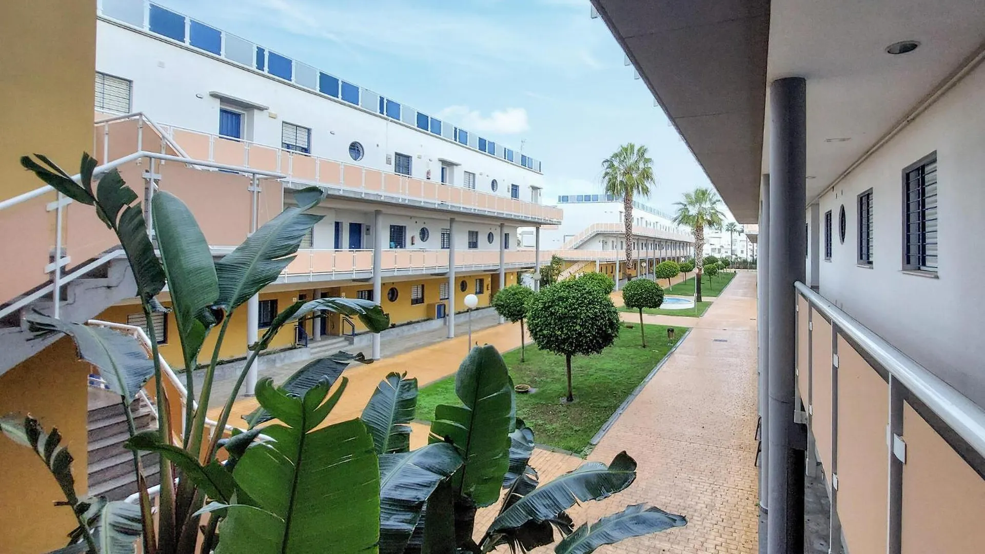 4 Bedroom Awesome Apartment In Chipiona 0*,